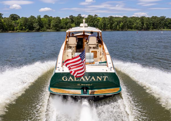 Hinckley Picnic Boat Classic image