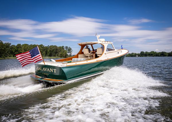 Hinckley Picnic Boat Classic image