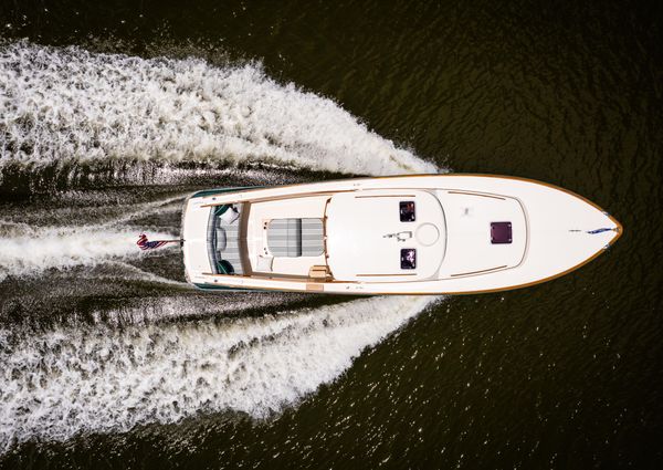 Hinckley Picnic Boat Classic image