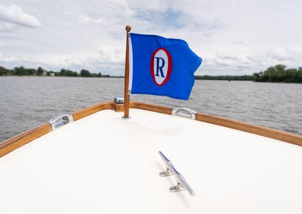 Hinckley Picnic Boat Classic image