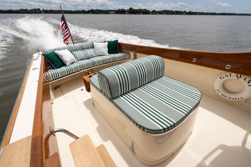 Hinckley Picnic Boat Classic image