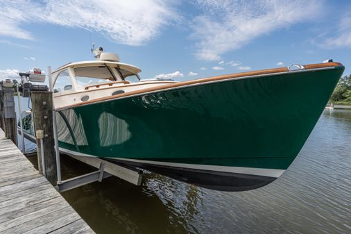 Hinckley Picnic Boat Classic image