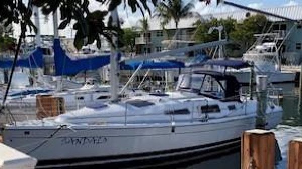 Hunter 33