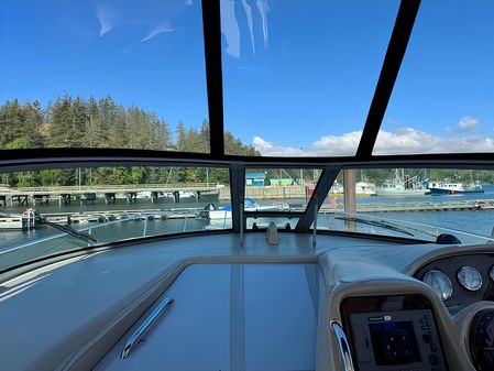 Sea Ray 320 Sundancer image