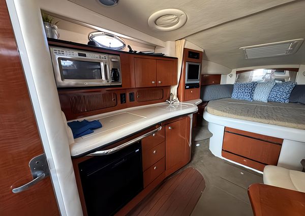 Sea Ray 320 Sundancer image