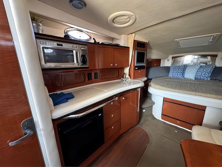 Sea Ray 320 Sundancer image