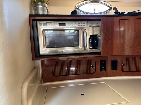 Sea Ray 320 Sundancer image