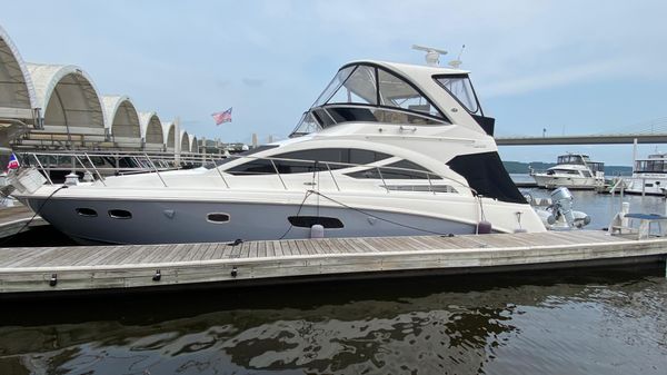 Sea Ray 450 Sedan Bridge 