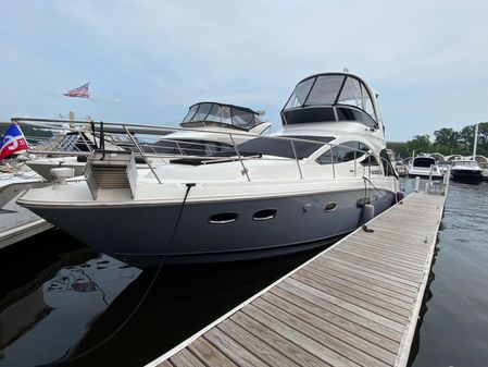 Sea Ray 450 Sedan Bridge image