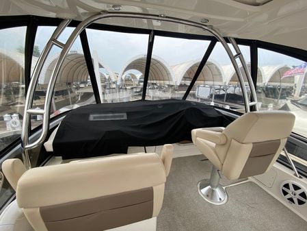 Sea Ray 450 Sedan Bridge image