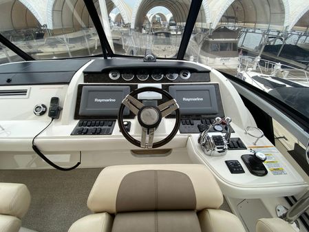 Sea Ray 450 Sedan Bridge image