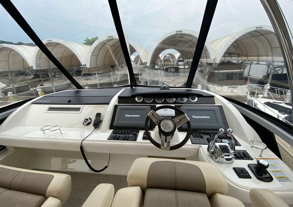 Sea Ray 450 Sedan Bridge image