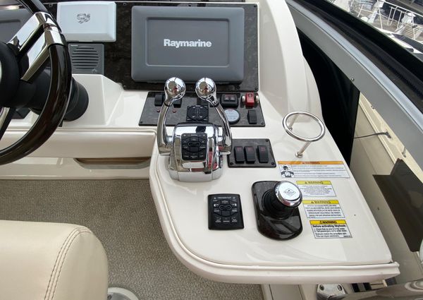 Sea Ray 450 Sedan Bridge image