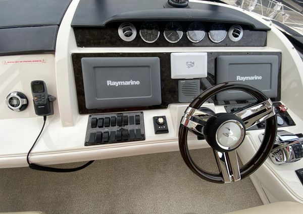 Sea Ray 450 Sedan Bridge image