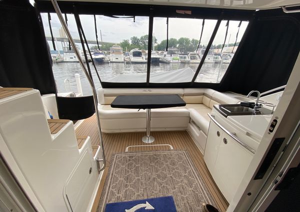 Sea Ray 450 Sedan Bridge image