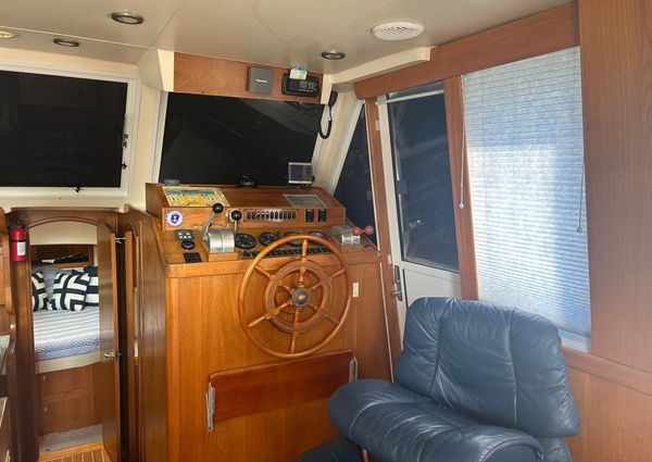 Mainship 430 Trawler image