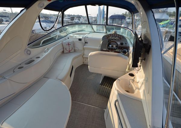 Bayliner 320-AVANTI-CRUISER image