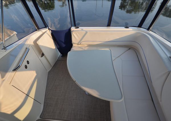 Bayliner 320-AVANTI-CRUISER image