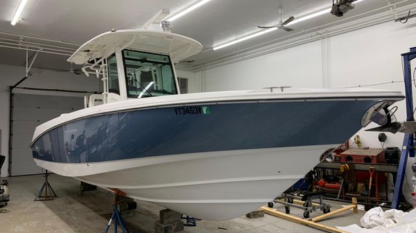 Boston Whaler 320 Outrage 