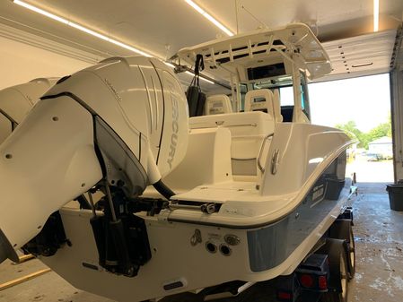 Boston Whaler 320 Outrage image