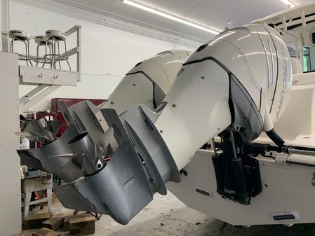 Boston Whaler 320 Outrage image