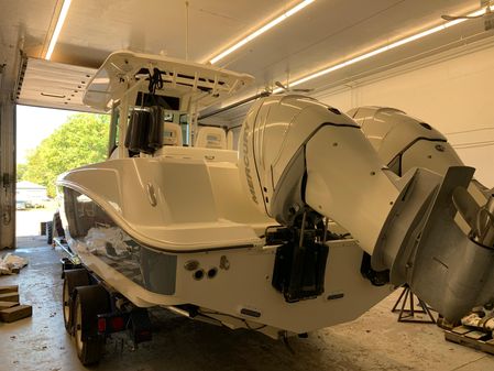 Boston Whaler 320 Outrage image