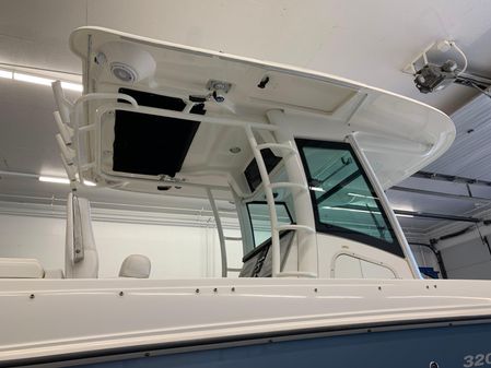 Boston Whaler 320 Outrage image