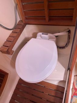 Hunter 38 image