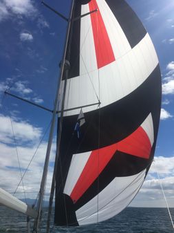 Hunter 38 image