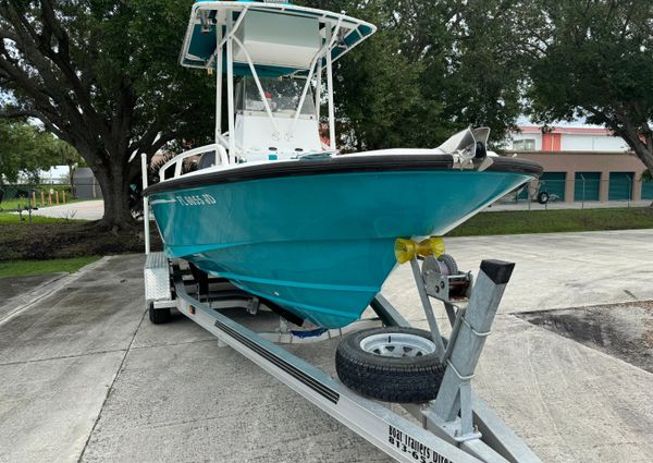 Boston Whaler 21 Outrage image