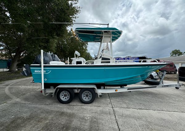 Boston Whaler 21 Outrage image