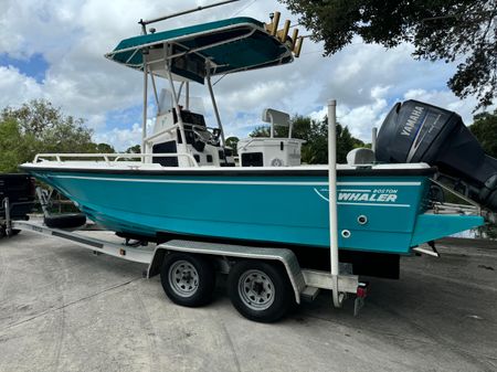 Boston Whaler 21 Outrage image