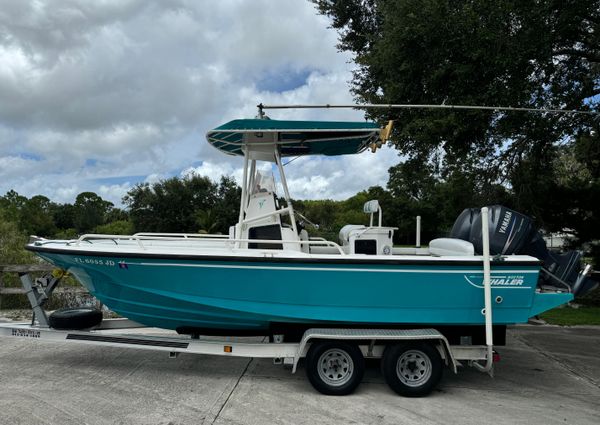 Boston Whaler 21 Outrage image