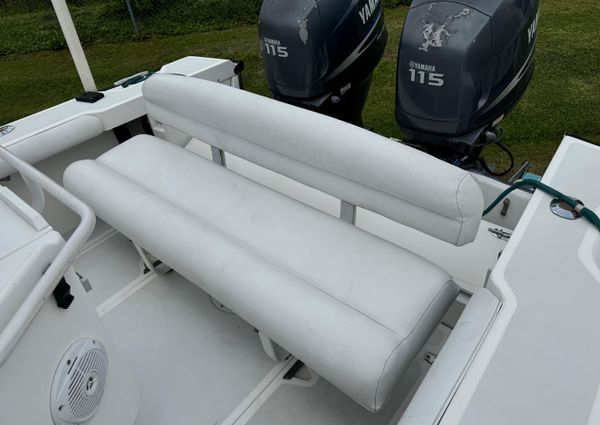 Boston Whaler 21 Outrage image