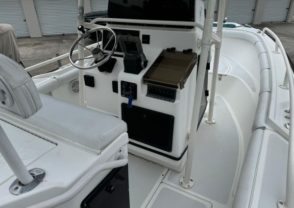 Boston Whaler 21 Outrage image