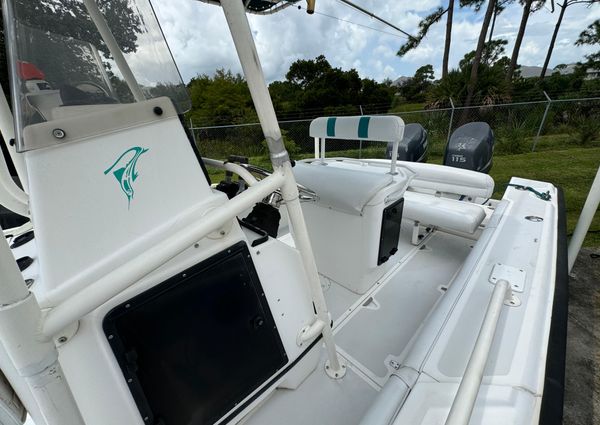 Boston Whaler 21 Outrage image