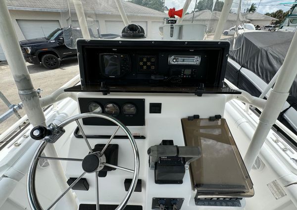 Boston Whaler 21 Outrage image