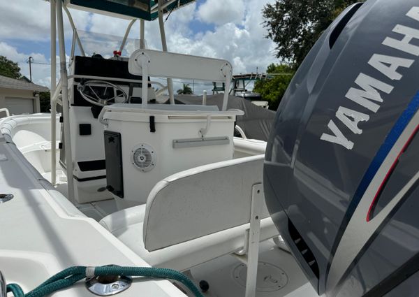 Boston Whaler 21 Outrage image