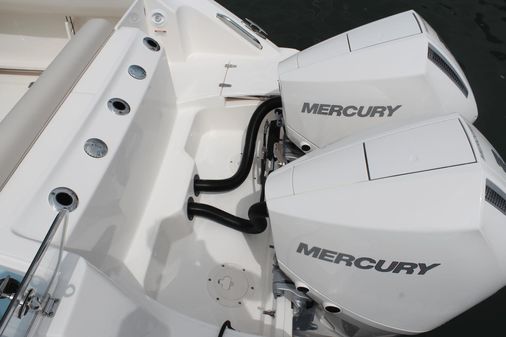 Boston Whaler 250 Outrage image