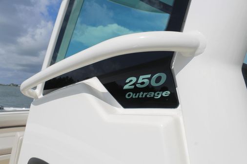 Boston Whaler 250 Outrage image