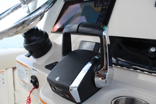 Boston Whaler 250 Outrage image