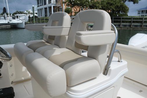 Boston Whaler 250 Outrage image