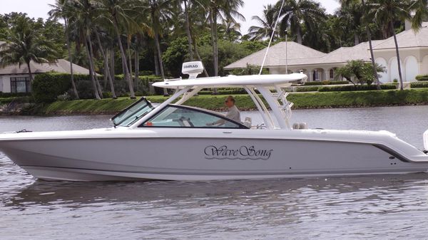 Boston Whaler 320 Vantage 