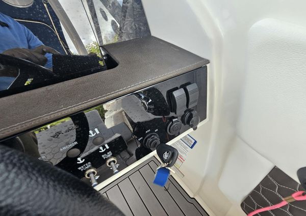 Sea Ray 270SDX-OB image