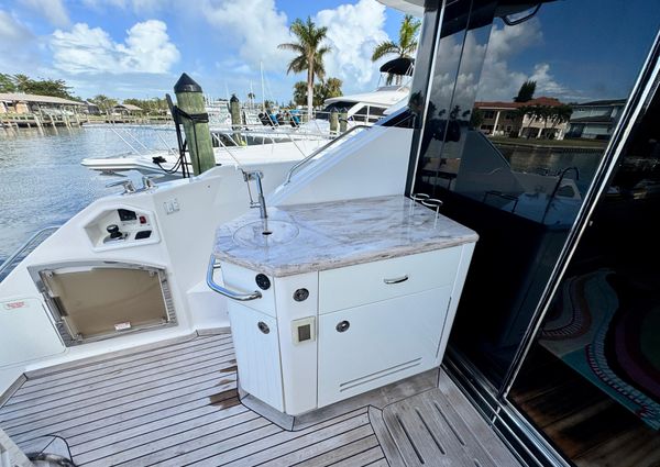 Sea Ray L590 image