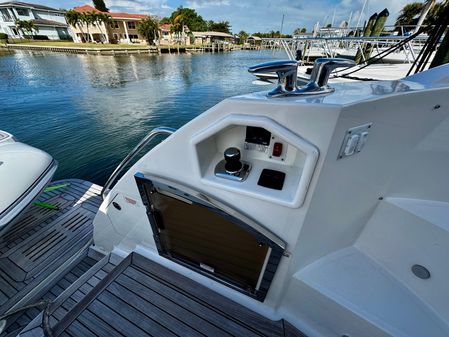 Sea Ray L590 image