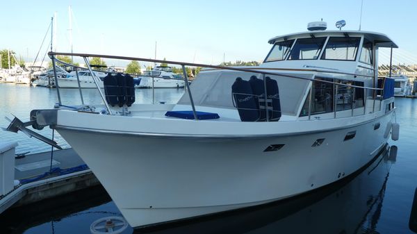Roughwater 42 Pilothouse image