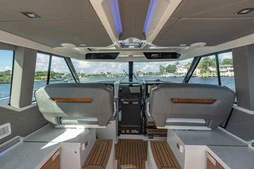 Tiara Yachts 43 LE image