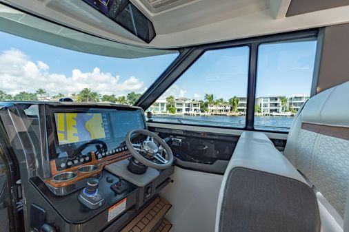 Tiara Yachts 43 LE image