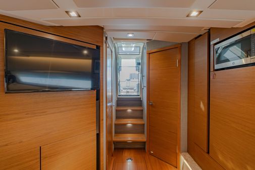 Tiara Yachts 43 LE image